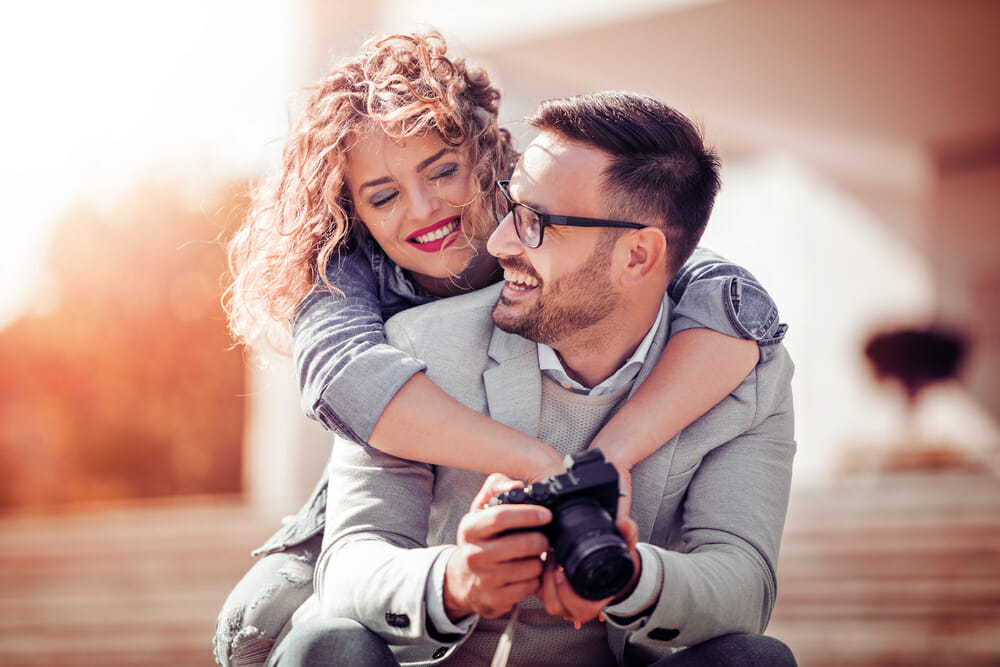 romance love passion photography taking romance photos loving lust couples kissing hugging cuddling iphotography iphoto picture camera student learners learn online taking valentinesday pictures professional photography onlinegallery elearning